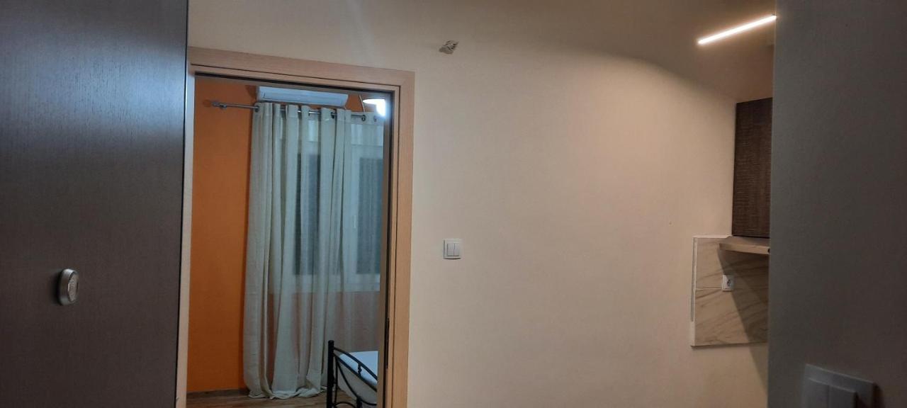 Livia'S Room To Ampelokipi Metro Airport Line Athena Bagian luar foto